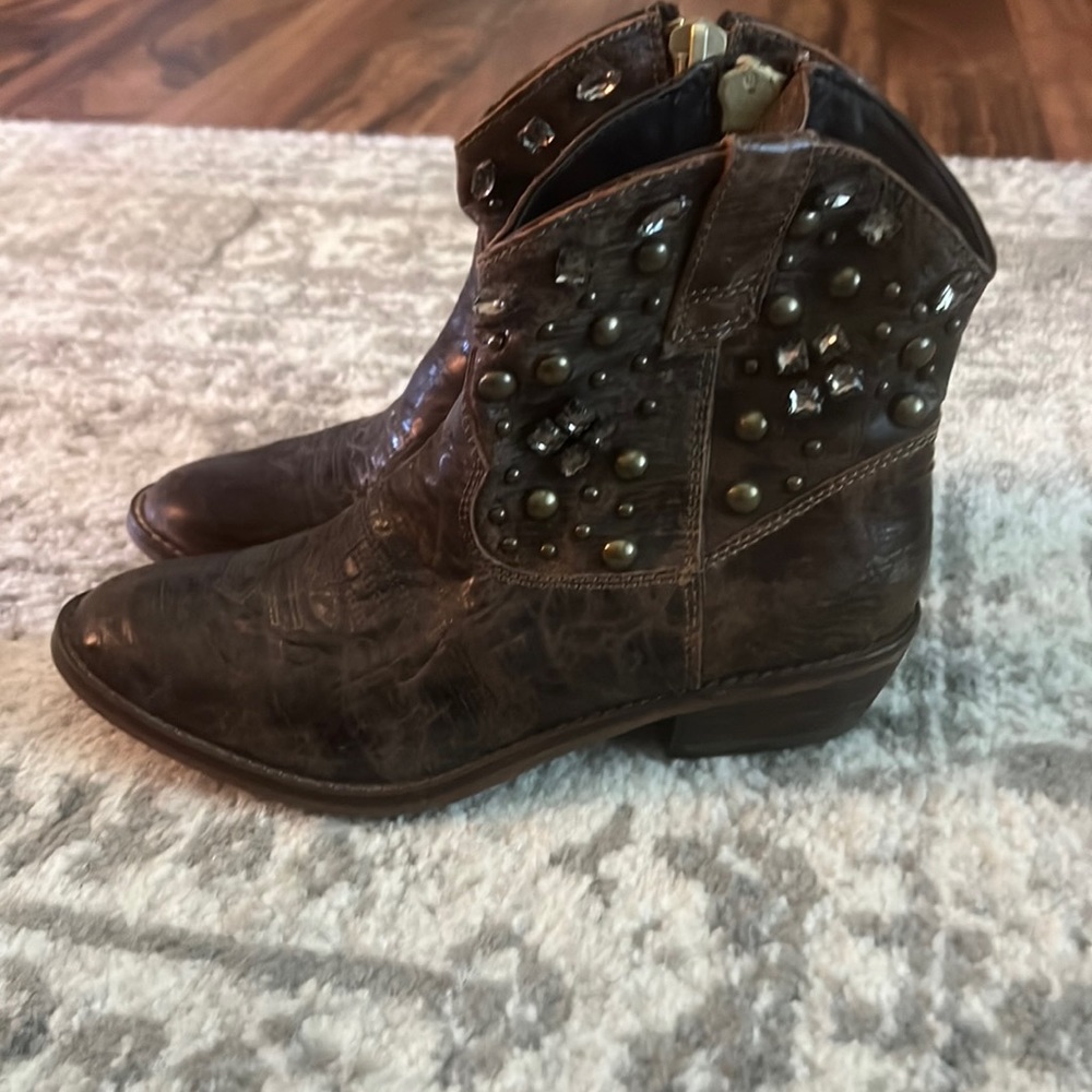 Steve Madden boots